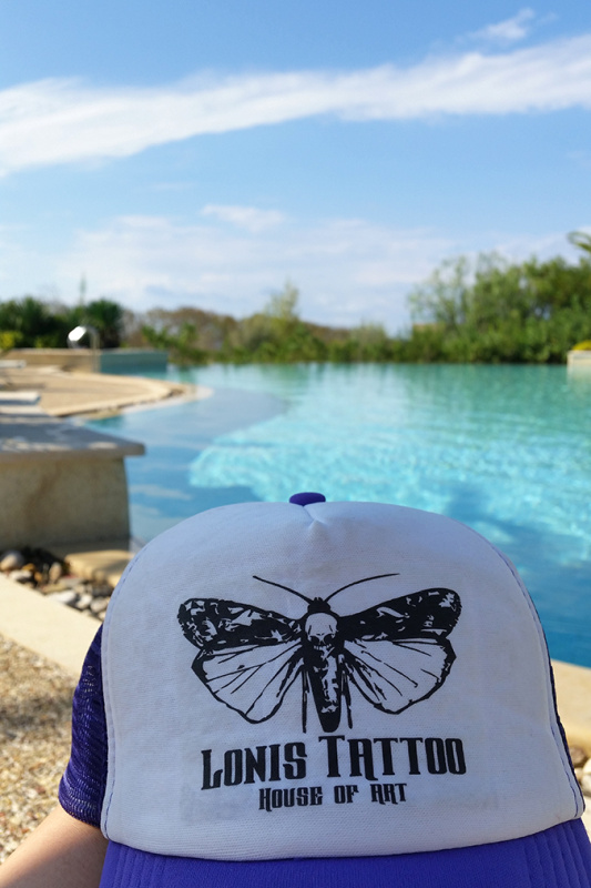 lonis_trucker_hat_white_lilac1